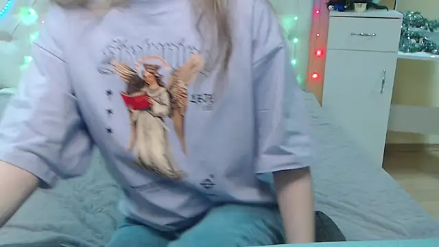 TinaRedly online show from December 2024 03:43:02 PM