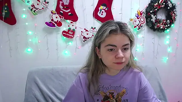 TinaRedly online show from December 2024 10:43:02 PM