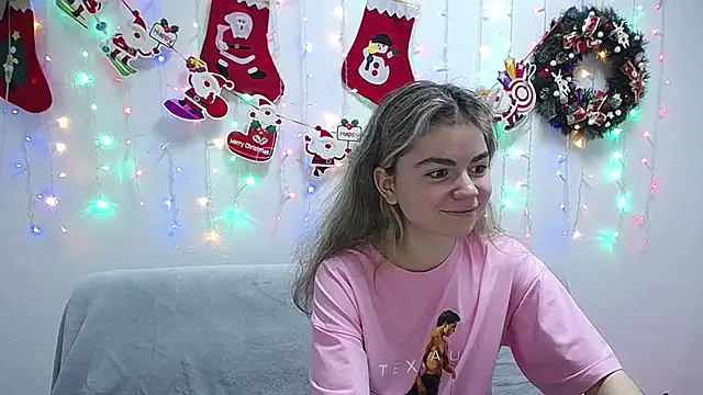 TinaRedly online show from December 2024 12:45:02 PM