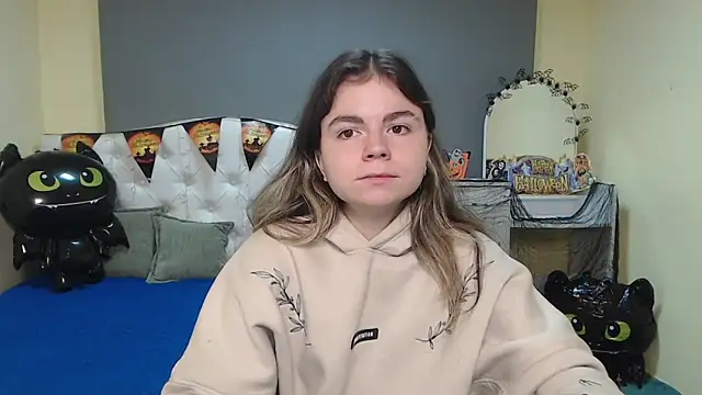 TinaRedly online show from November 2025 06:43:01 PM