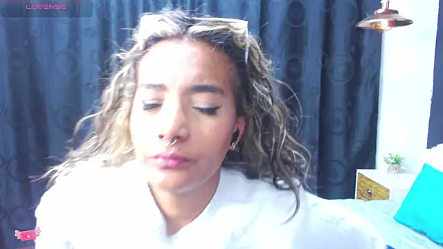 megan collins96 online show from December 2024 05:20:02 PM