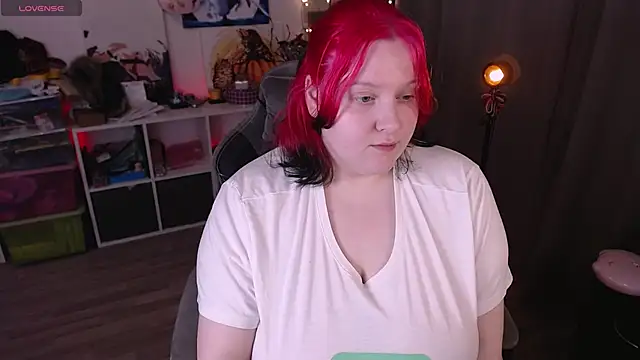 Snapshot of lissamuff chatting on February 2025 07:31:01 AM lissamuff online show from February 2025 07:31:01 AM