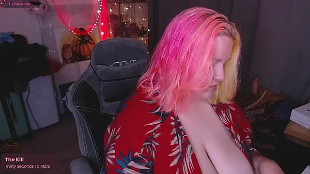 lissamuff online show from October 2025 09:45:01 AM