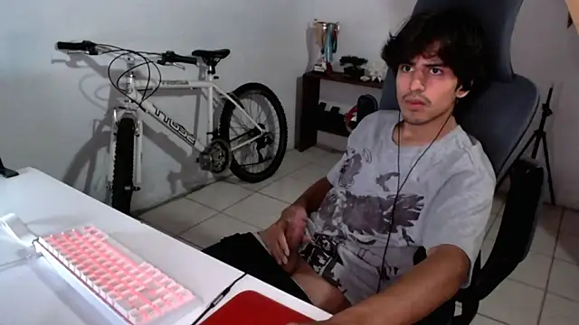 Snapshot of Thieves9 chatting on September 2025 05:35:02 AM Thieves9 online show from September 2025 05:35:02 AM