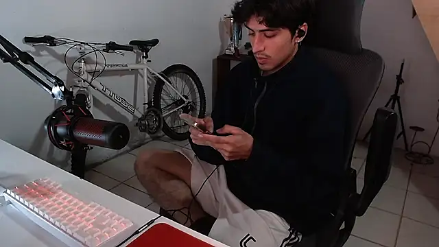 Snapshot of Thieves9 chatting on October 2025 04:02:01 AM Thieves9 online show from October 2025 04:02:01 AM