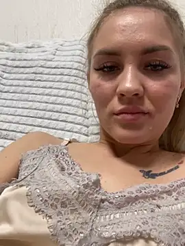 DreamGirl-777 online show from December 2024 03:30:01 PM