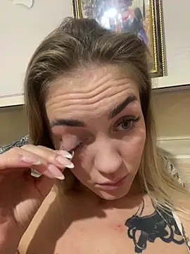 DreamGirl-777 online show from October 2025 02:57:02 PM