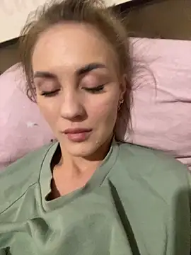 DreamGirl-777 online show from November 2025 01:32:02 PM