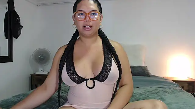 Snapshot of flowerdirtty chatting on October 2025 05:45:02 PM flowerdirtty online show from October 2025 05:45:02 PM