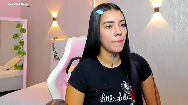 miagomezweb1 online show from January 2025 01:53:02 PM