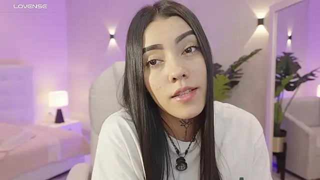 miagomezweb1 online show from September 2025 01:15:02 PM