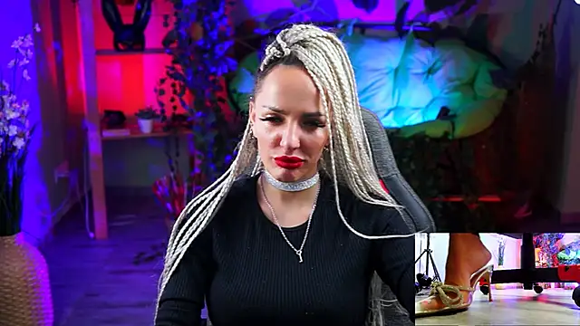 MonicaMaxwel online show from January 2025 05:15:01 PM