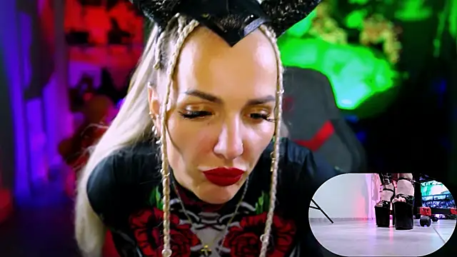 MonicaMaxwel online show from October 2025 11:55:02 AM