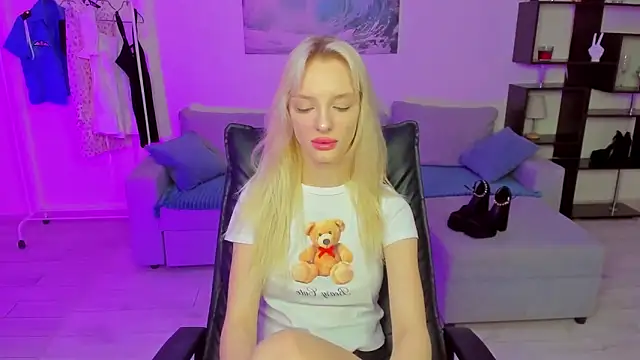 AleksaBlonde online show from December 2024 06:45:01 AM