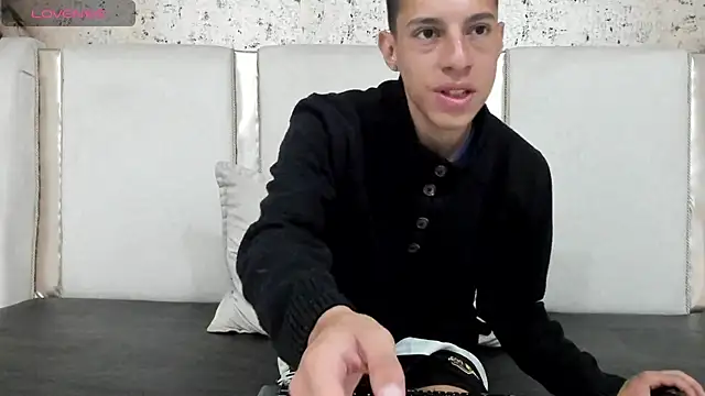 thiago19s online show from January 2025 07:03:01 PM