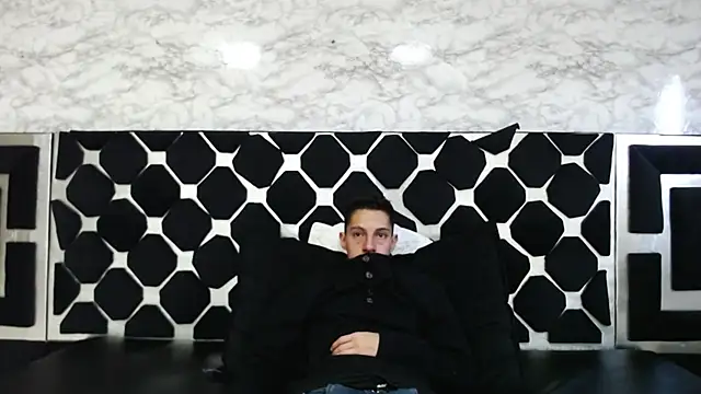 thiago19s online show from March 2025 07:43:02 PM