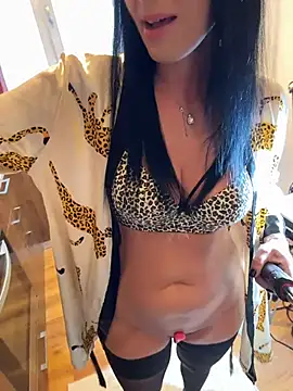 Snapshot of Hotmomcheckk_ chatting on November 2025 11:31:01 AM Hotmomcheckk online show from November 2025 11:31:01 AM