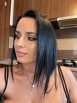 Snapshot of Hotmomcheckk_ chatting on November 2025 10:16:01 AM Hotmomcheckk online show from November 2025 10:16:01 AM