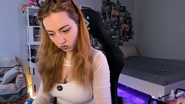 LinaWitch online show from October 2025 10:30:01 AM