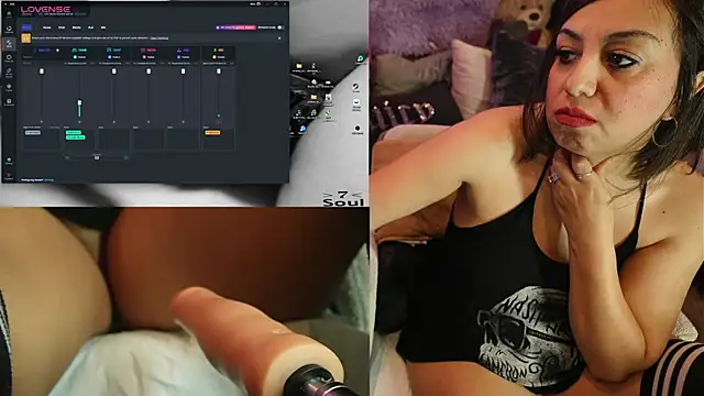 Snapshot of IndiaBlaze chatting on October 2025 03:58:02 AM IndiaBlaze online show from October 2025 03:58:02 AM