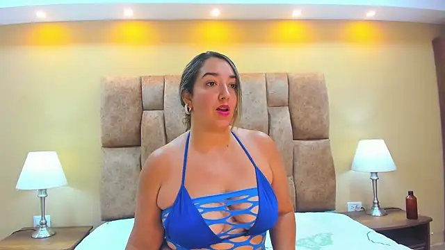 Snapshot of MiiaHot chatting on September 2025 11:53:02 PM MiiaHot online show from September 2025 11:53:02 PM