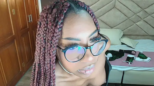 Raquel jones online show from December 2024 11:33:02 AM