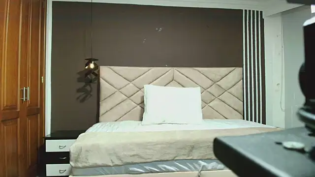 Raquel jones online show from January 2025 11:24:01 AM