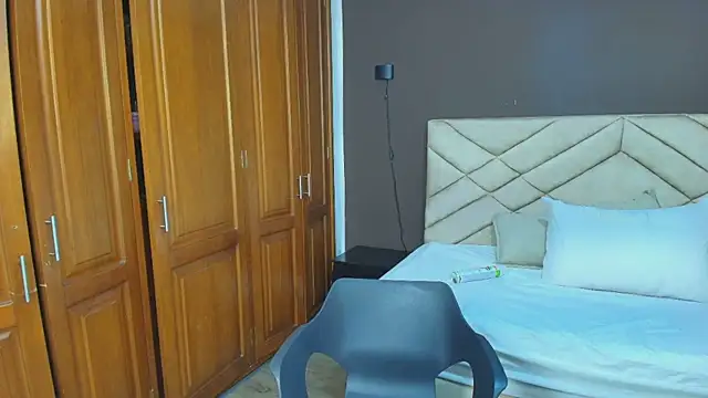 Raquel jones online show from October 2025 11:45:02 AM