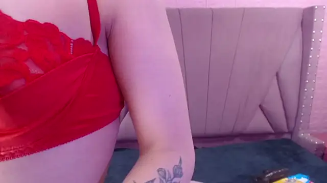 Snapshot of MelodySweett chatting on December 2024 03:09:01 AM MelodySweett online show from December 2024 03:09:01 AM