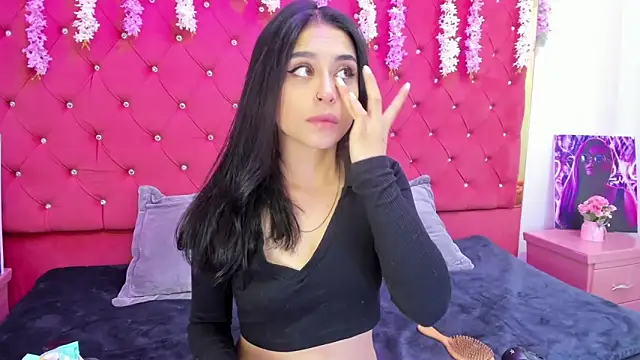 Snapshot of MelodySweett chatting on March 2025 03:11:02 AM MelodySweett online show from March 2025 03:11:02 AM