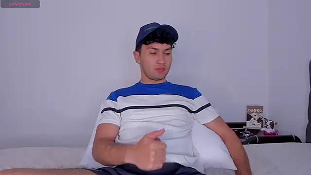 Snapshot of Valerio_James7 chatting on January 2025 10:34:01 PM Valerio James7 online show from January 2025 10:34:01 PM