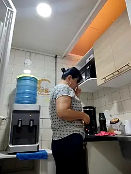 Snapshot of Natasha_milf__ chatting on October 2025 12:58:01 PM Natasha milf online show from October 2025 12:58:01 PM