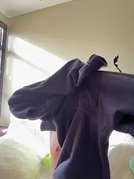 Snapshot of Bonniepark chatting on October 2025 12:38:02 PM Bonniepark online show from October 2025 12:38:02 PM