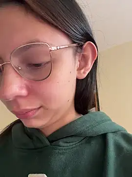 Snapshot of Bonniepark chatting on November 2025 12:39:02 PM Bonniepark online show from November 2025 12:39:02 PM