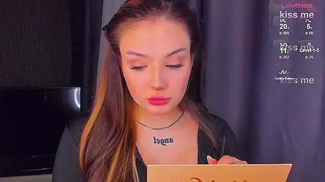 Snapshot of little_m0use chatting on March 2025 01:41:01 PM little m0use online show from March 2025 01:41:01 PM