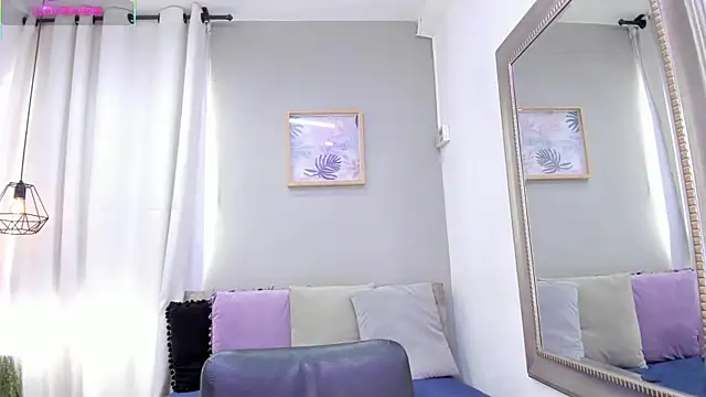  AlejaCruz  online show from September 2025 05:40:02 PM