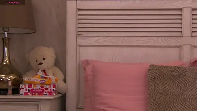 GinaMence online show from February 2025 07:27:02 PM