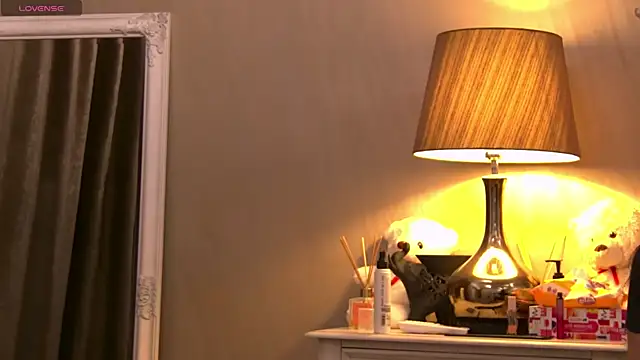 GinaMence online show from February 2025 06:31:01 PM