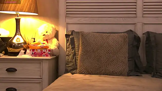 GinaMence online show from March 2025 01:00:02 AM