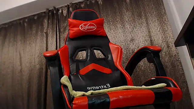 Snapshot of EmmaStward chatting on January 2025 09:47:02 PM EmmaStward online show from January 2025 09:47:02 PM