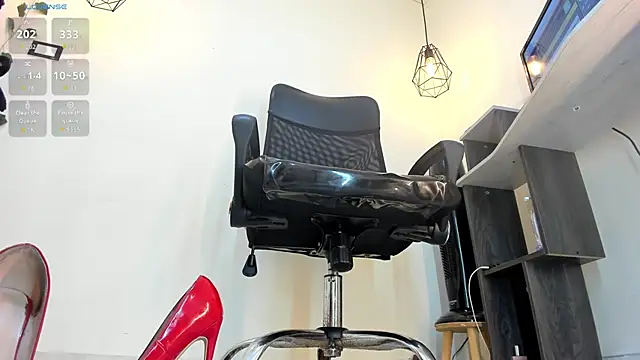 Snapshot of victoria_Christie chatting on October 2025 10:24:02 AM victoria Christie online show from October 2025 10:24:02 AM