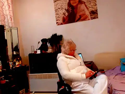 Natali7634 online show from December 2024 04:47:01 PM