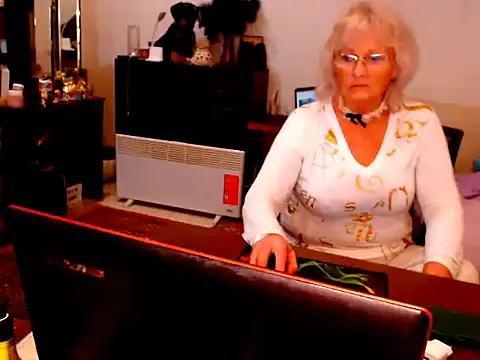 Natali7634 online show from December 2024 04:15:02 PM