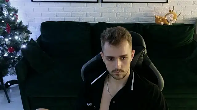 Larstar01 online show from December 2024 04:36:02 AM