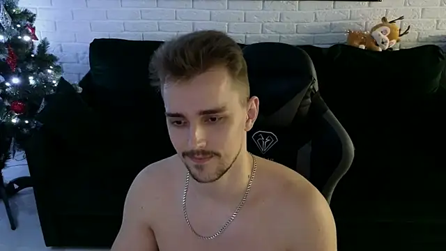 Larstar01 online show from December 2024 04:47:02 AM