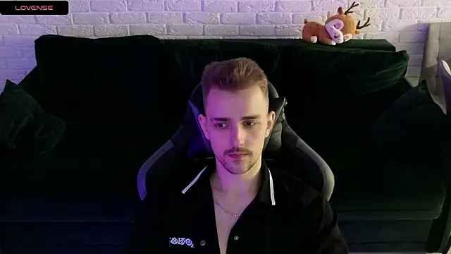 Larstar01 online show from January 2025 04:23:01 AM