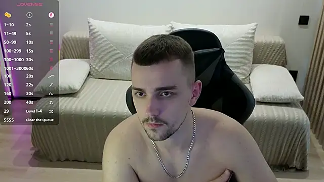 Larstar01 online show from November 2025 08:20:01 PM