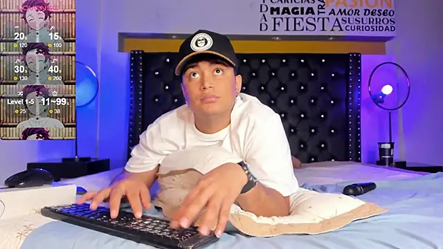 Angel Brown1  online show from December 2024 11:20:02 PM