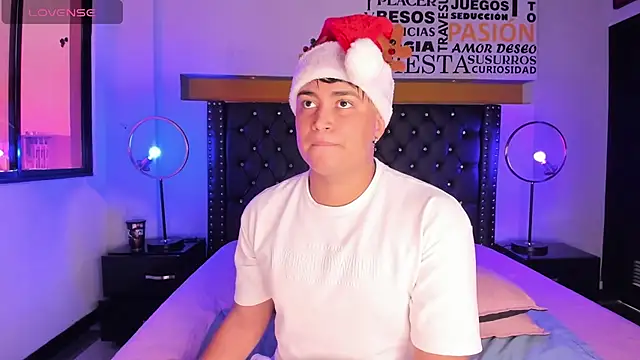 Angel Brown1  online show from December 2024 05:55:02 PM