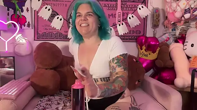 CherryBombBomb online show from October 2025 05:17:01 AM